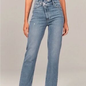 Abercrombie & Fitch Women's 90’s Straight Leg High Rise Crossover Jeans